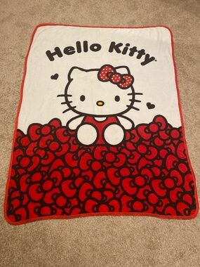 Hello Kitty blanket like new